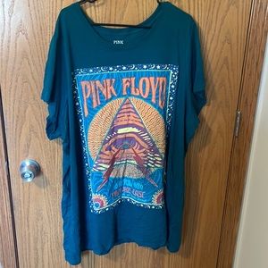 Torrid size 5 Pink Floyd T-Shirt. New without tags.